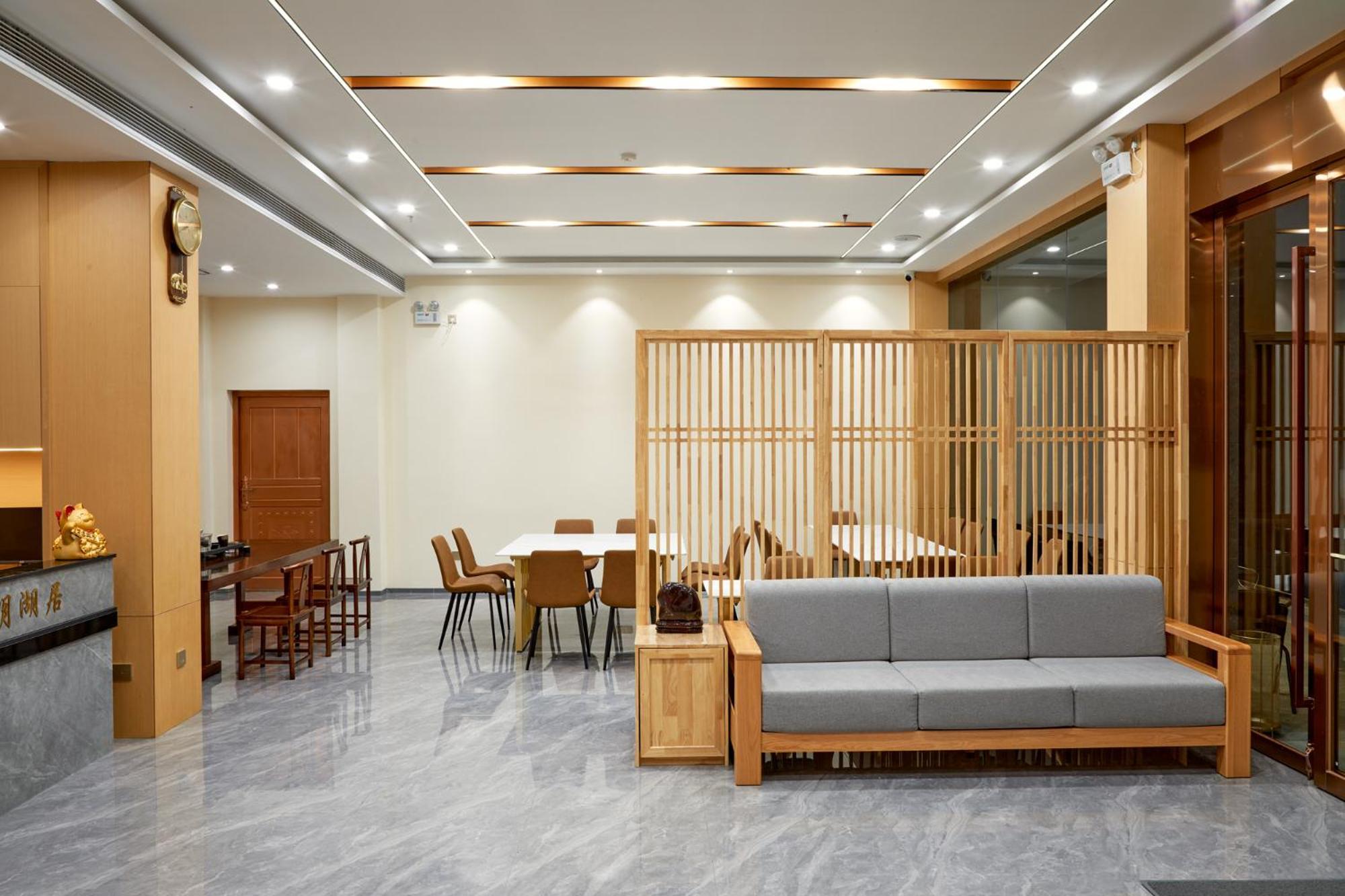 Yangshuo Fortune Lake Inn- One Way Free Pick Up From Airport Or Ts Over 3 Nights エクステリア 写真