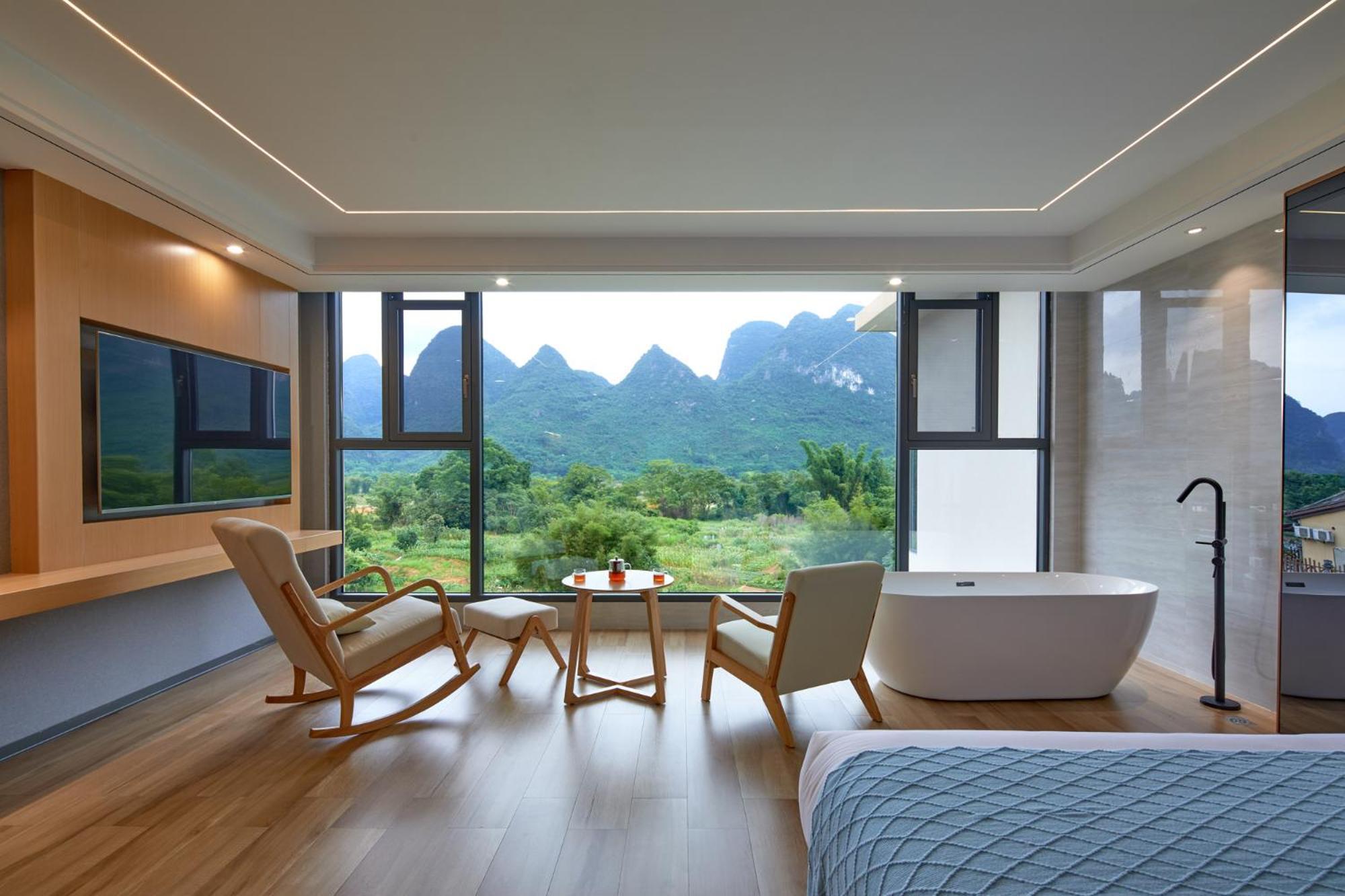 Yangshuo Fortune Lake Inn- One Way Free Pick Up From Airport Or Ts Over 3 Nights エクステリア 写真