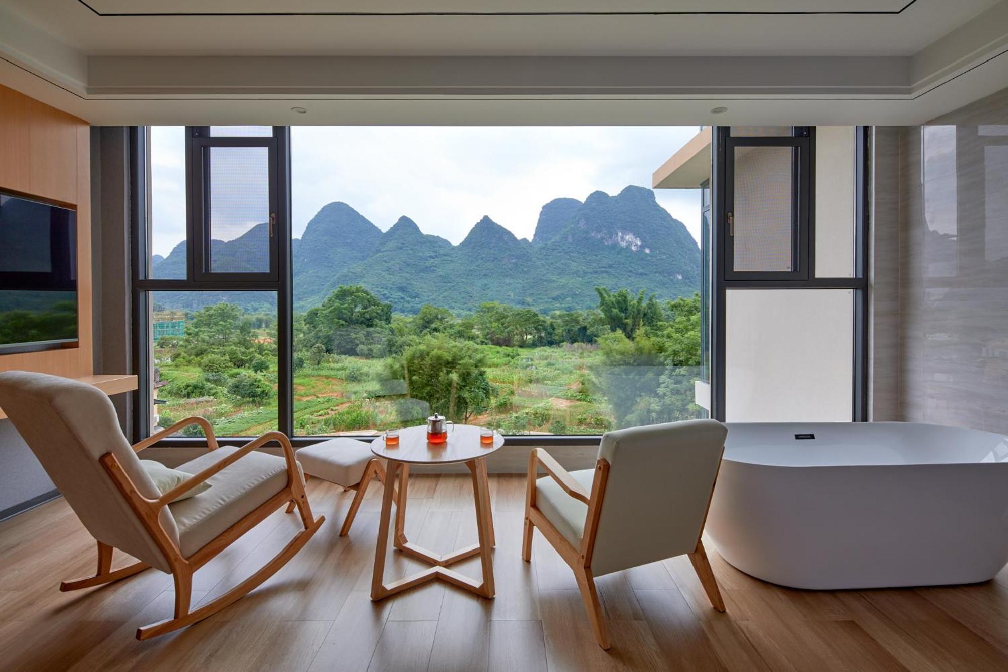 Yangshuo Fortune Lake Inn- One Way Free Pick Up From Airport Or Ts Over 3 Nights エクステリア 写真