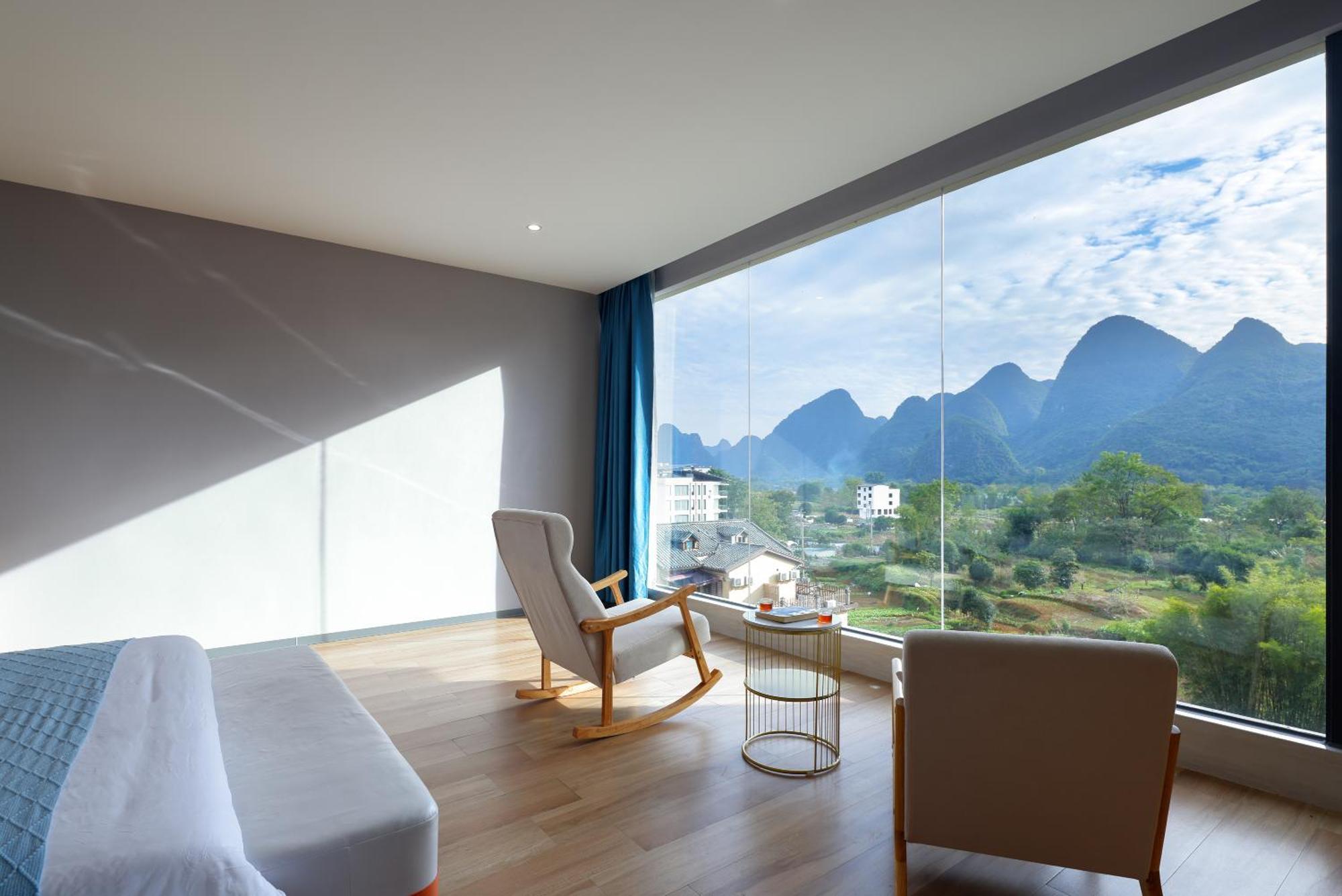 Yangshuo Fortune Lake Inn- One Way Free Pick Up From Airport Or Ts Over 3 Nights エクステリア 写真