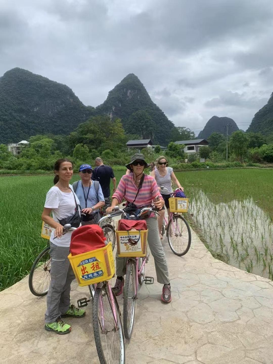 Yangshuo Fortune Lake Inn- One Way Free Pick Up From Airport Or Ts Over 3 Nights エクステリア 写真