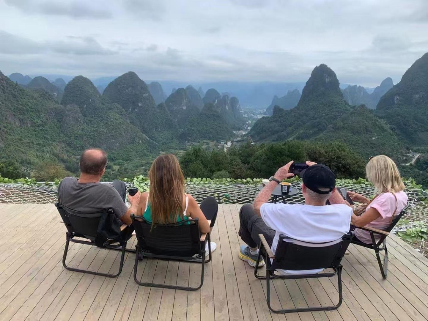 Yangshuo Fortune Lake Inn- One Way Free Pick Up From Airport Or Ts Over 3 Nights エクステリア 写真